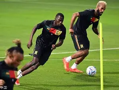 爱游戏- 法兰克福vs门兴格拉德巴赫 