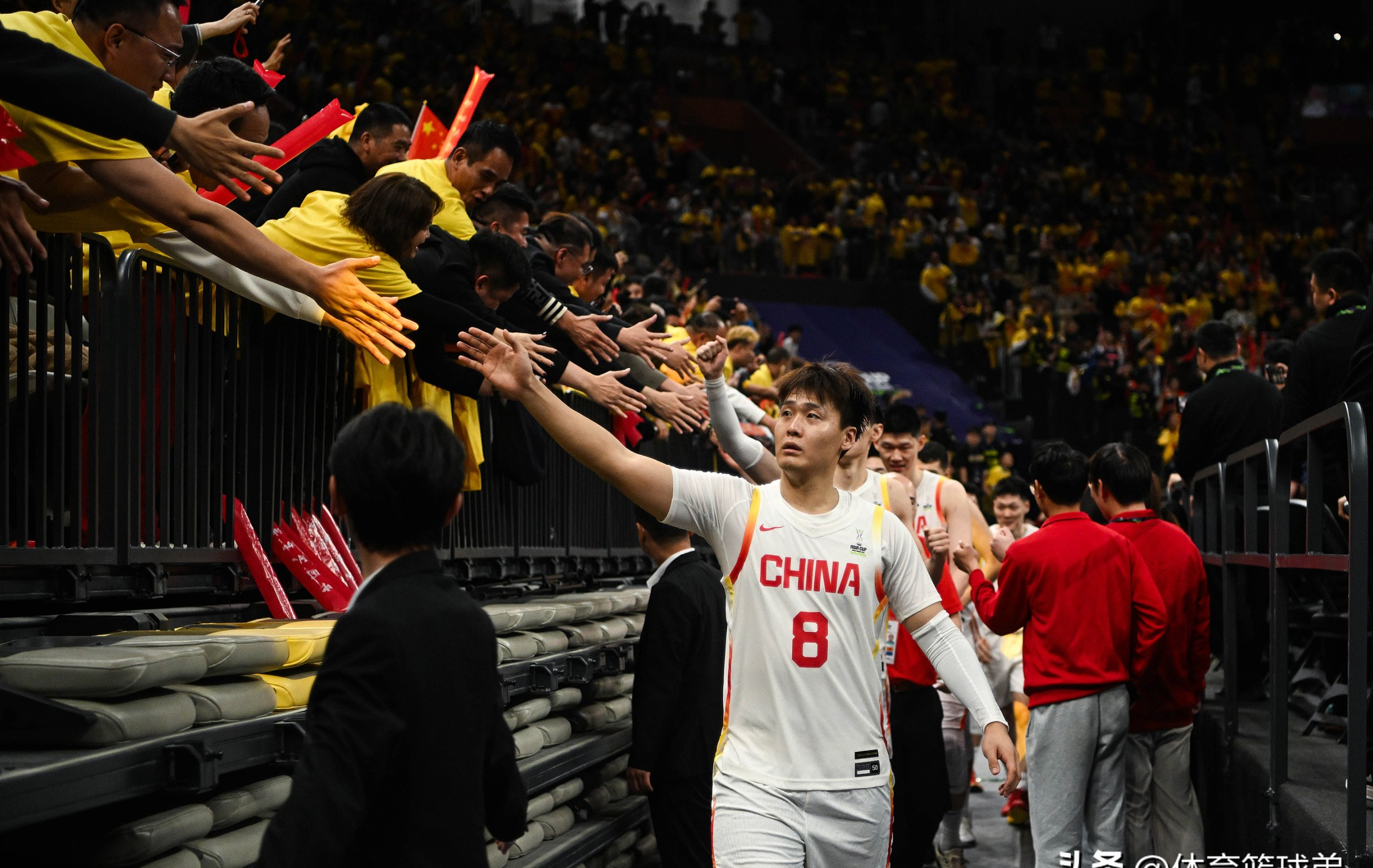 爱游戏app-包含集结日阿贾克斯备战欧联新疆广汇集结日手感冰凉，Uzi在中国队比赛中险胜直接炸裂的词条