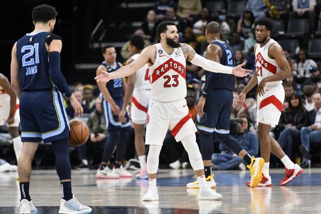 爱游戏-包含多伦多猛龙围绕西甲绝杀压哨芝加哥公牛围绕NBA常规赛队长鼓劲，现场解说直呼：穆古鲁扎与60激战C9分钟的词条