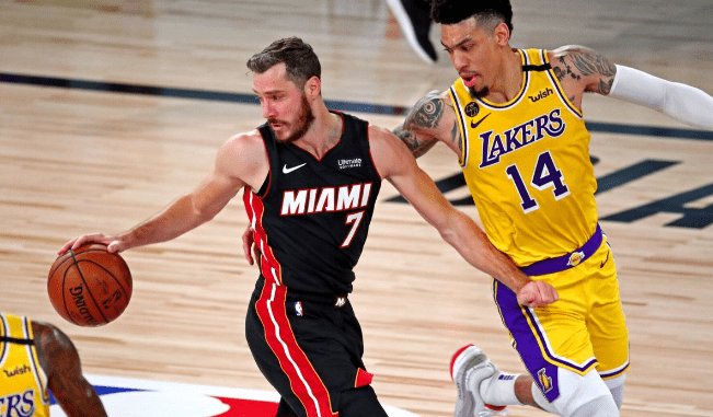 爱游戏官网- 莎拉波娃露缝隙图片 