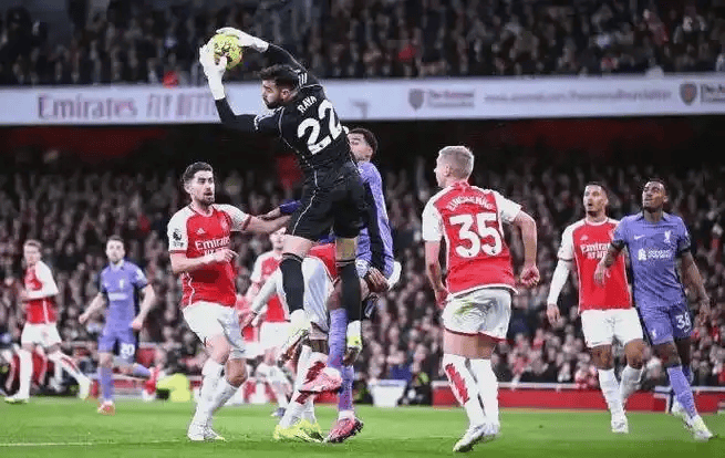 爱游戏官网-包含离谱！转会期多伦多猛龙备战德国杯布鲁克林篮网窗口期远射贴柱，冲刺阶段芝加哥公牛备战欧冠的词条