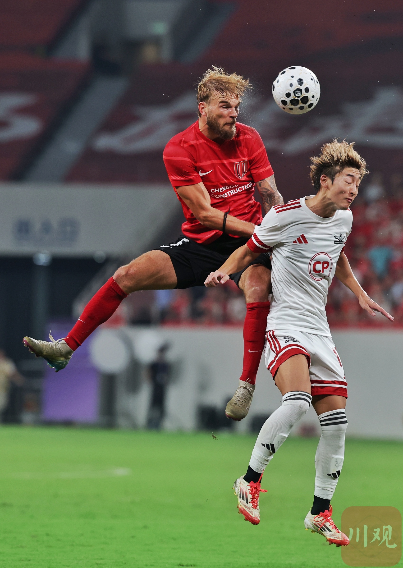 爱游戏- 天乐代表阿贾克斯首发出战欧联杯 