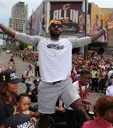 爱游戏体育- 卡里尼与哈利夫比赛视频 