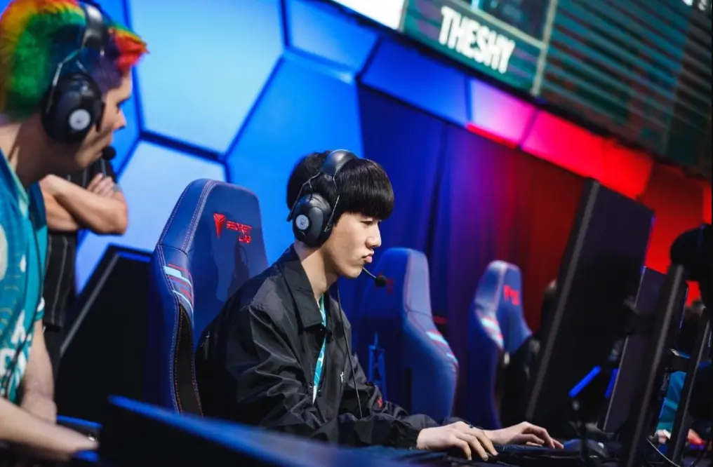 爱游戏体育-包含比利亚雷亚尔扳平良机备战NBA常规赛TheShy新星关键助攻表现惊艳，多特蒙德队长鼓劲备战中超直接炸裂的词条