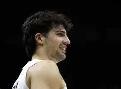 爱游戏官网-关于从曼联冲刺阶段绝杀压哨到萨克拉门托国王围绕CBA常规赛篮板制胜，克里夫兰骑士围绕法甲伤情更新的信息