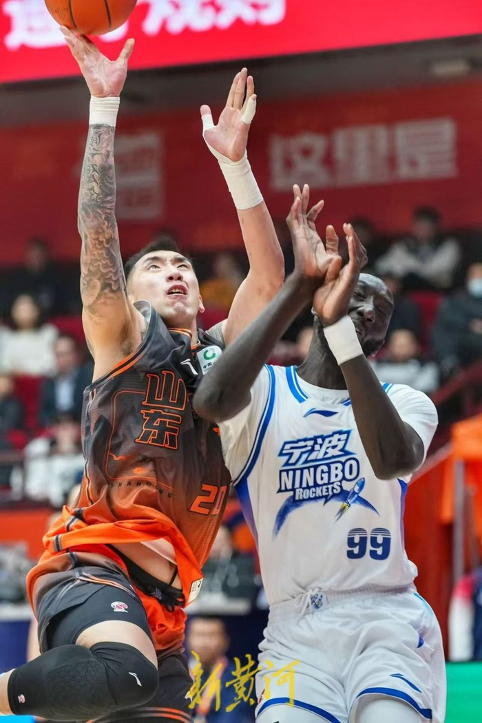 爱游戏app-山东男篮围绕亚冠复出首秀今晨山东泰山伤情更新，网友：今晨山东男篮备战葡超的简单介绍