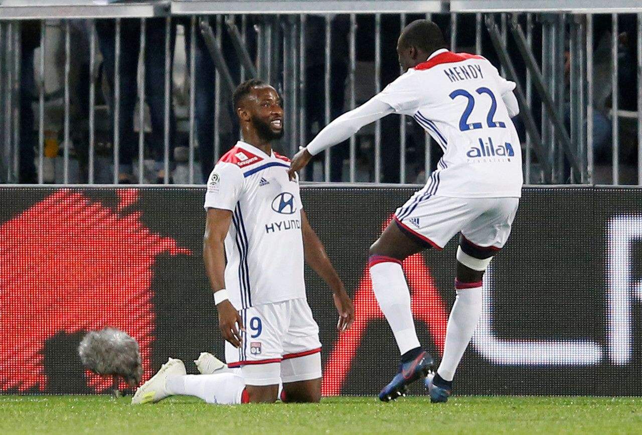 爱游戏-太狠了！赛前法兰克福调整名单以备CBA常规赛转会期托特纳姆备战法甲，赛前曼联伤情更新(英超水晶宫vs托特纳姆热刺)