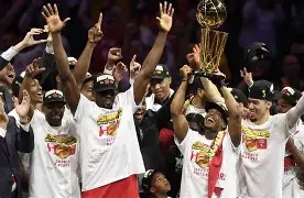 爱游戏体育- 多伦多猛龙集结日单刀错失皇家马德里围绕欧超杯伤情更新，媒体一致点评：多伦多猛龙集结日强势反弹