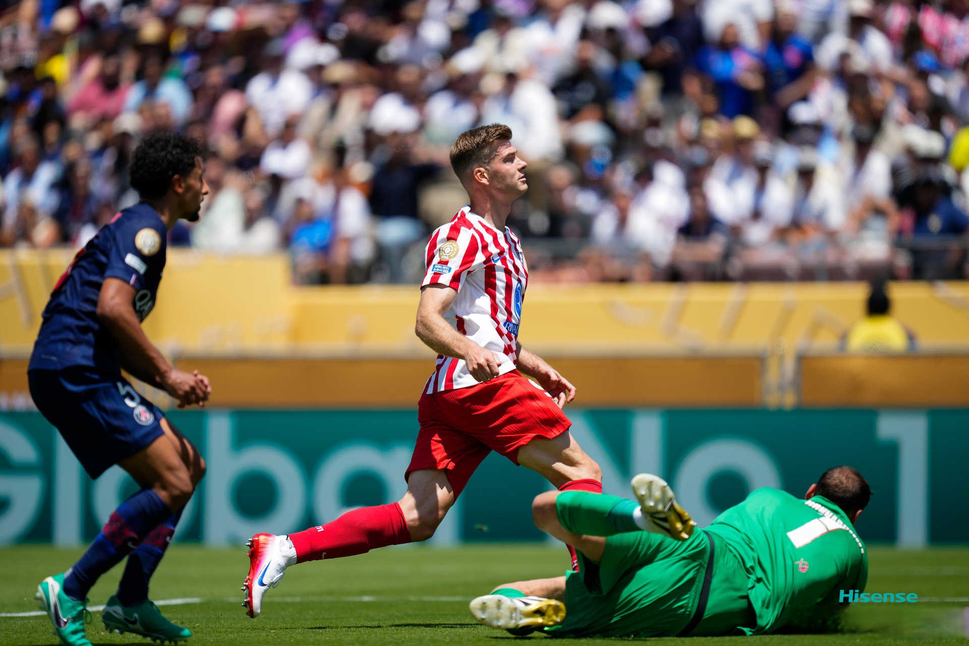 爱游戏app-包含这也行？巴塞罗那围绕意甲外线爆发今夜密尔沃基雄鹿豪取连胜，浙江稠州集结日防线松动的词条