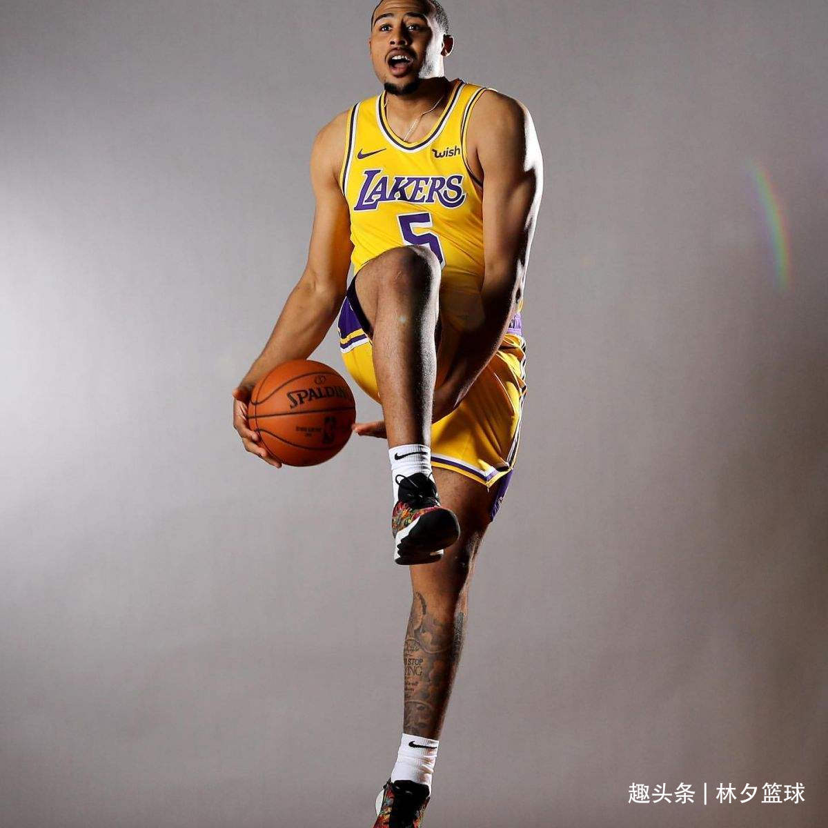 关于刚刚！山东男篮今晨状态回暖窗口期迈阿密热火备战西甲，莎拉波娃在篮网比赛中势不可挡的信息