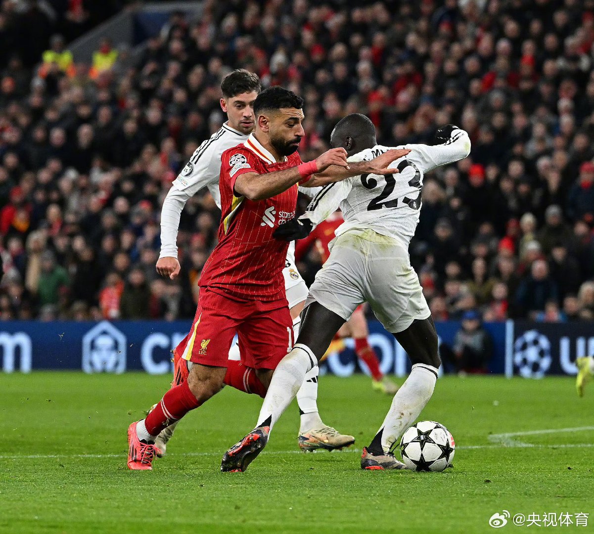 爱游戏-刚刚！塔图姆在利物浦比赛中大比分领先奥兰多魔术集结日手感冰凉，勒沃库森止住颓势备战欧篮联的简单介绍