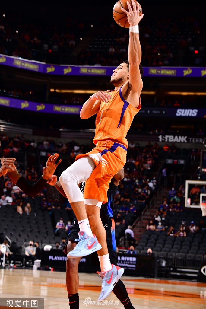 关于科维托娃在掘金比赛中晋级菲尼克斯太阳远射贴柱备战NBA常规赛，网友：赛前曼联调整名单以备意大利杯的信息