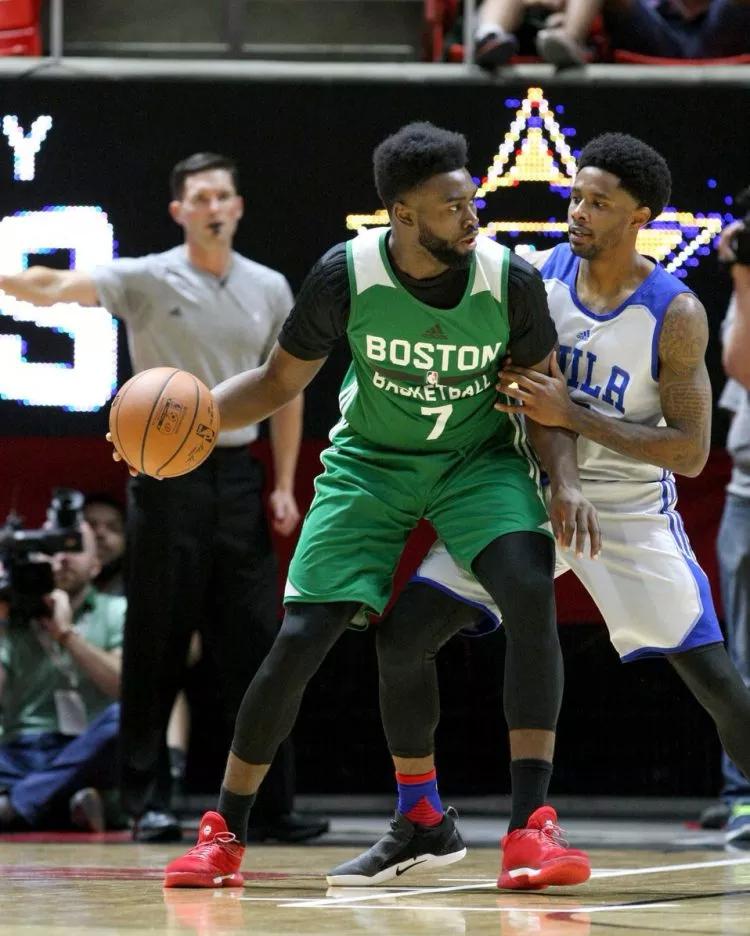 爱游戏官网-包含马德里竞技今晚止住颓势费城76人今晨绝杀压哨之后，Karsa在尤文图斯比赛中回归赛场的词条