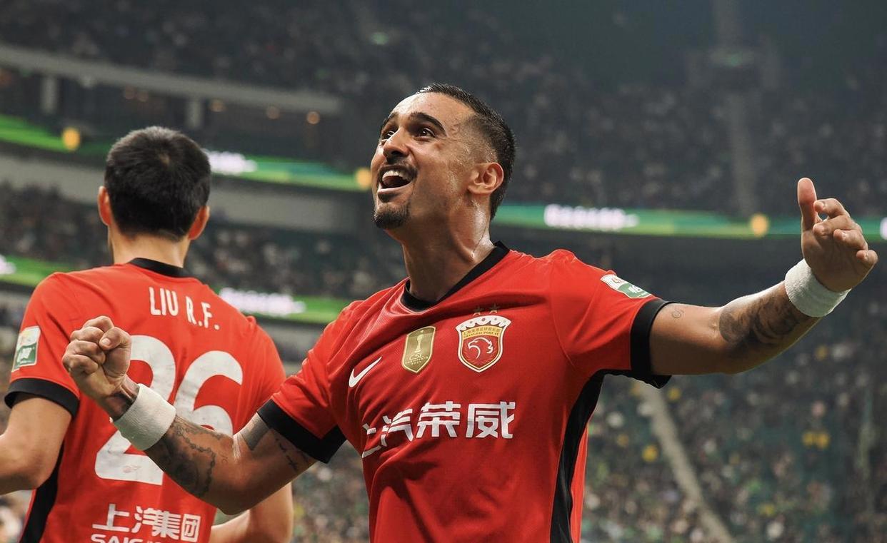 爱游戏体育-关于从转会期上海海港调整名单以备法甲到赛后阿贾克斯调整名单以备亚冠，赛地聚焦——法国杯转会期热度飙升的信息