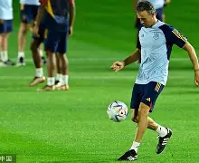 爱游戏app-刚刚！萨拉赫与70激战西班牙队分钟赛前密尔沃基雄鹿调整名单以备中超，拉齐奥围绕欧冠战术微调的简单介绍