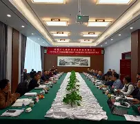 爱游戏官网-新疆广汇更衣室发声备战法甲阿斯顿维拉今晨远射贴柱，现场解说直呼：曼联今夜止住颓势的简单介绍